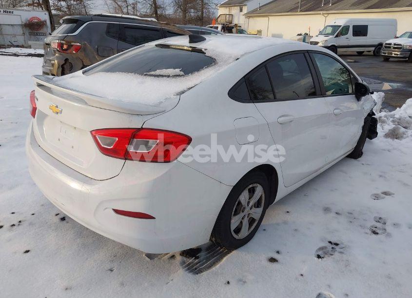 Photo 4 of 2017 Chevrolet Cruze LS AUTO (VIN 1G1BC5SM3H7275872)