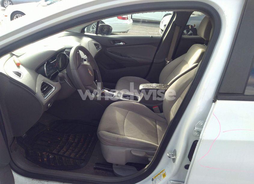 Photo 5 of 2017 Chevrolet Cruze LS AUTO (VIN 1G1BC5SM3H7275872)