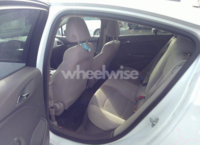 Photo 8 of 2017 Chevrolet Cruze LS AUTO (VIN 1G1BC5SM3H7275872)