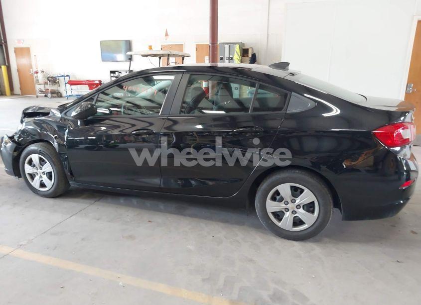 Photo 14 of 2017 Chevrolet Cruze LS AUTO (VIN 1G1BC5SM3H7279078)