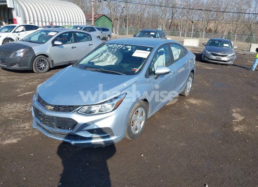 Photo 2 of 2018 Chevrolet Cruze LS AUTO (VIN 1G1BC5SM3J7142647)