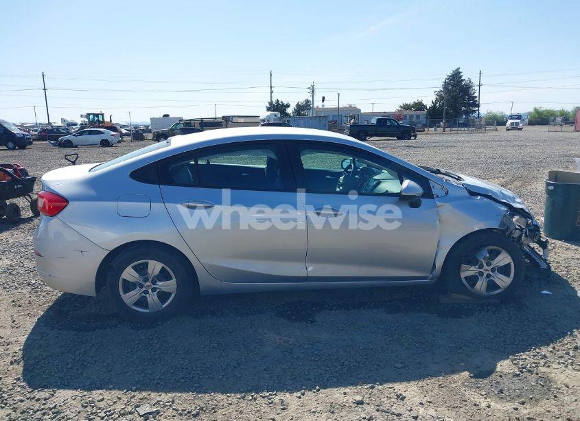 Photo 13 of 2018 Chevrolet Cruze LS AUTO (VIN 1G1BC5SM3J7158105)