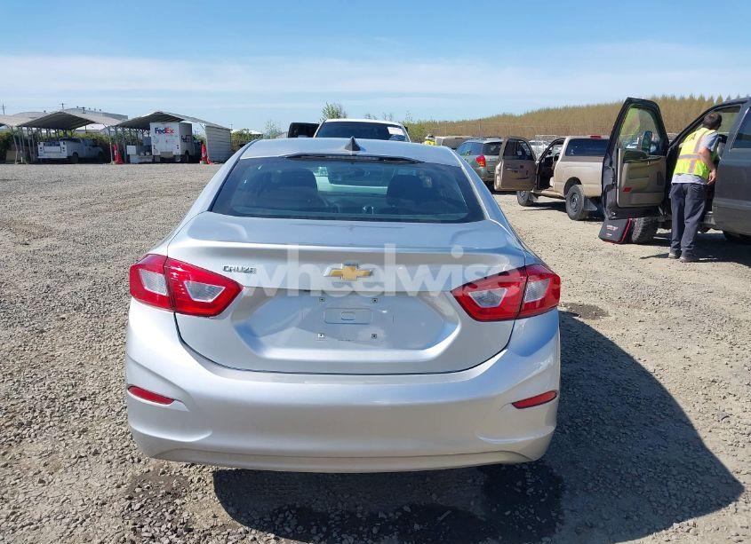 Photo 16 of 2018 Chevrolet Cruze LS AUTO (VIN 1G1BC5SM3J7158105)