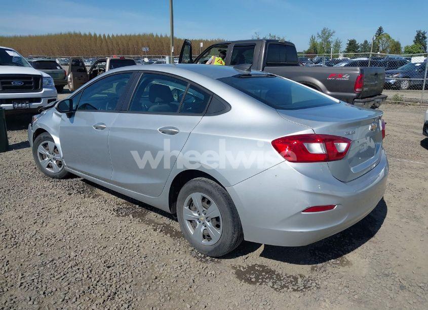 Photo 3 of 2018 Chevrolet Cruze LS AUTO (VIN 1G1BC5SM3J7158105)
