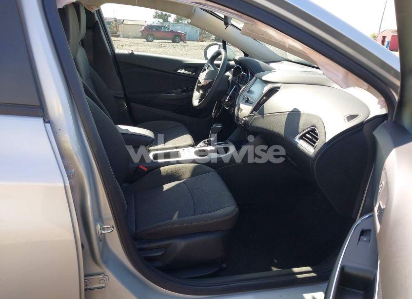 Photo 5 of 2018 Chevrolet Cruze LS AUTO (VIN 1G1BC5SM3J7158105)