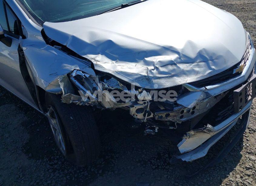 Photo 6 of 2018 Chevrolet Cruze LS AUTO (VIN 1G1BC5SM3J7158105)