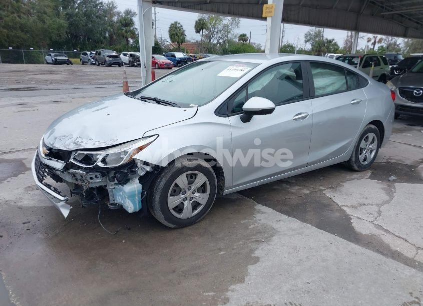 Photo 2 of 2018 Chevrolet Cruze LS AUTO (VIN 1G1BC5SM3J7204824)