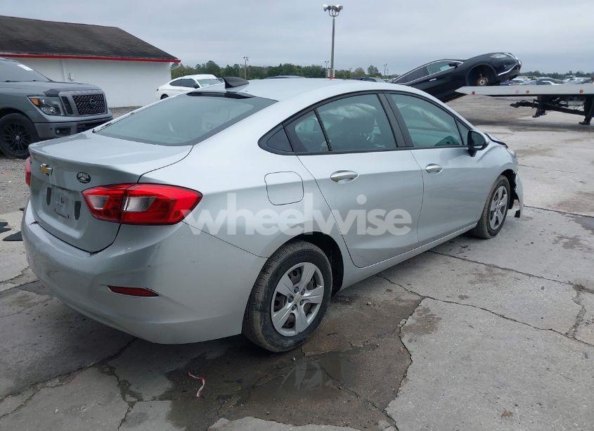 Photo 4 of 2018 Chevrolet Cruze LS AUTO (VIN 1G1BC5SM3J7204824)