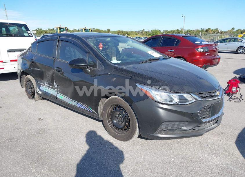 2018 Chevrolet Cruze LS AUTO (VIN 1G1BC5SM3J7214656) main photo