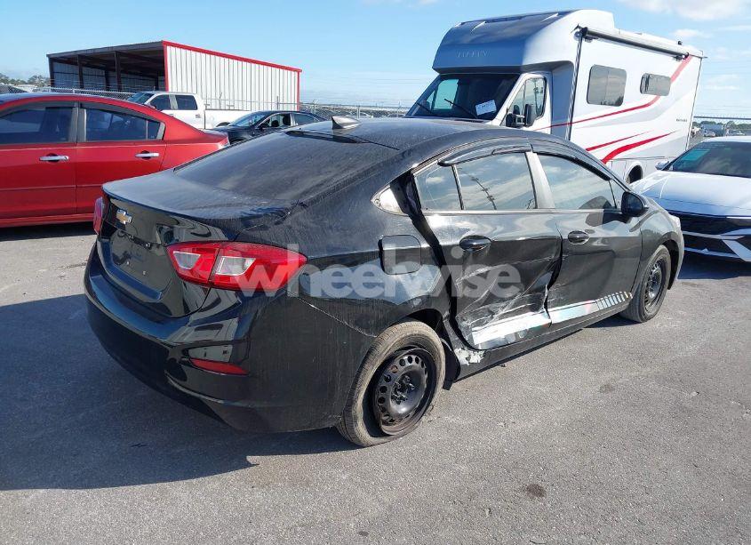 Photo 4 of 2018 Chevrolet Cruze LS AUTO (VIN 1G1BC5SM3J7214656)
