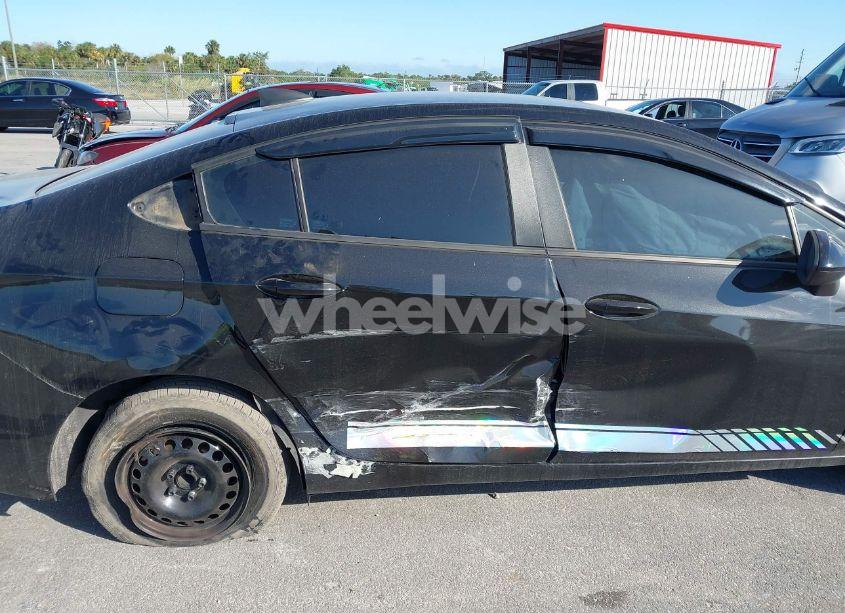 Photo 6 of 2018 Chevrolet Cruze LS AUTO (VIN 1G1BC5SM3J7214656)