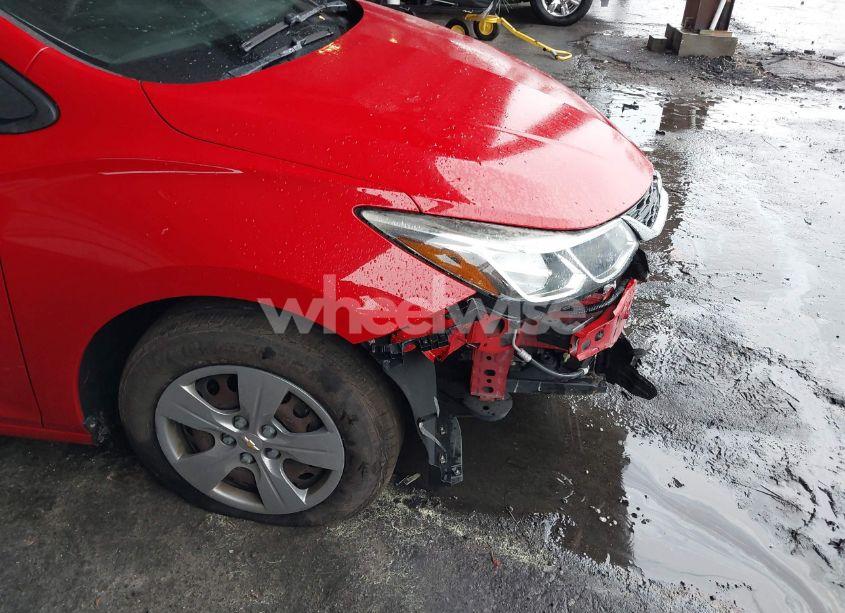 Photo 6 of 2018 Chevrolet Cruze LS AUTO (VIN 1G1BC5SM3J7219436)