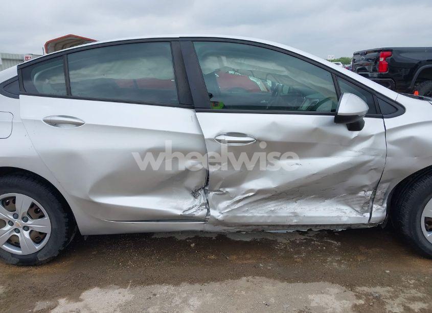 Photo 13 of 2018 Chevrolet Cruze LS AUTO (VIN 1G1BC5SM3J7241825)