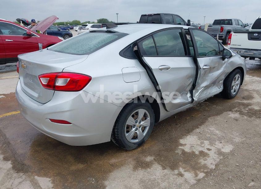 Photo 4 of 2018 Chevrolet Cruze LS AUTO (VIN 1G1BC5SM3J7241825)