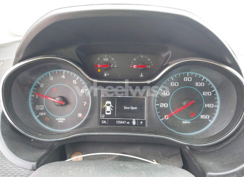 Photo 7 of 2018 Chevrolet Cruze LS AUTO (VIN 1G1BC5SM3J7241825)