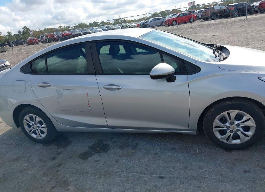 Photo 14 of 2019 Chevrolet Cruze LS (VIN 1G1BC5SM3K7109536)