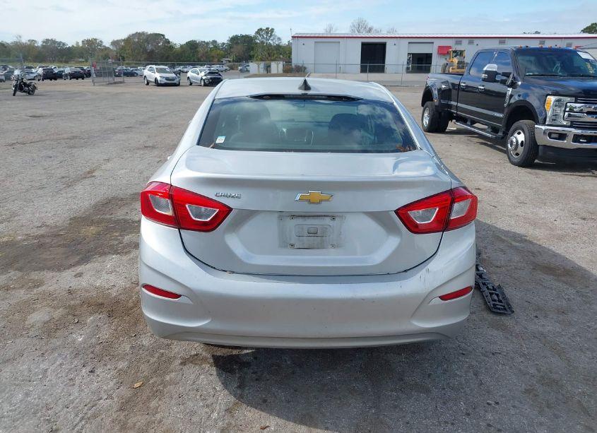 Photo 17 of 2019 Chevrolet Cruze LS (VIN 1G1BC5SM3K7109536)