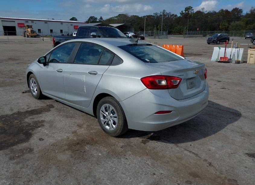 Photo 3 of 2019 Chevrolet Cruze LS (VIN 1G1BC5SM3K7109536)