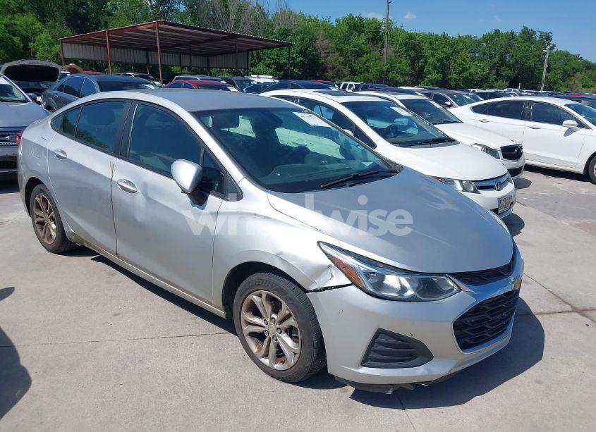 2019 Chevrolet Cruze LS (VIN 1G1BC5SM3K7135697) main photo