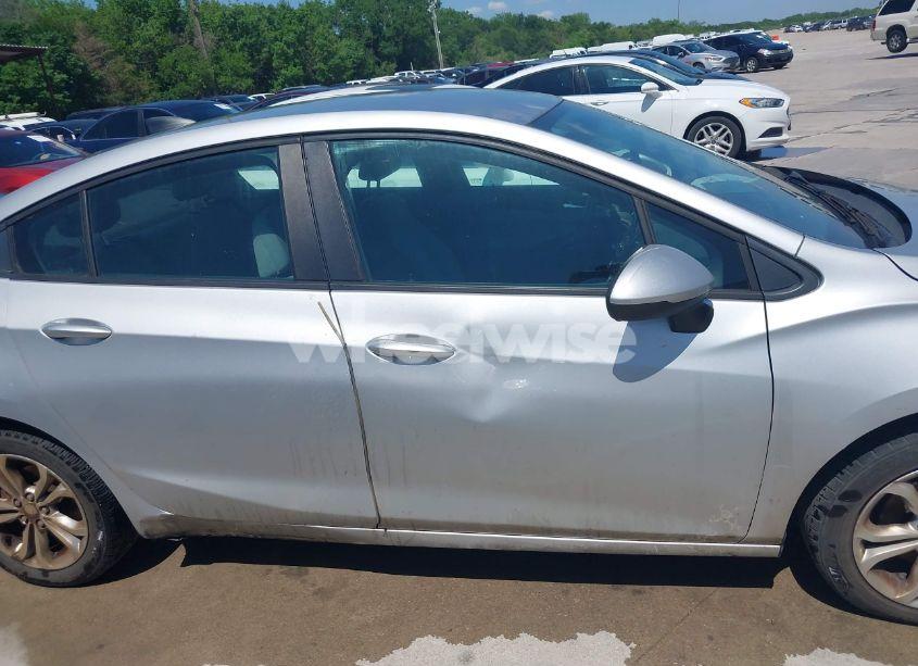 Photo 13 of 2019 Chevrolet Cruze LS (VIN 1G1BC5SM3K7135697)