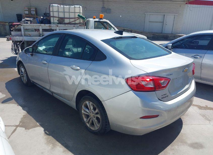 Photo 3 of 2019 Chevrolet Cruze LS (VIN 1G1BC5SM3K7135697)