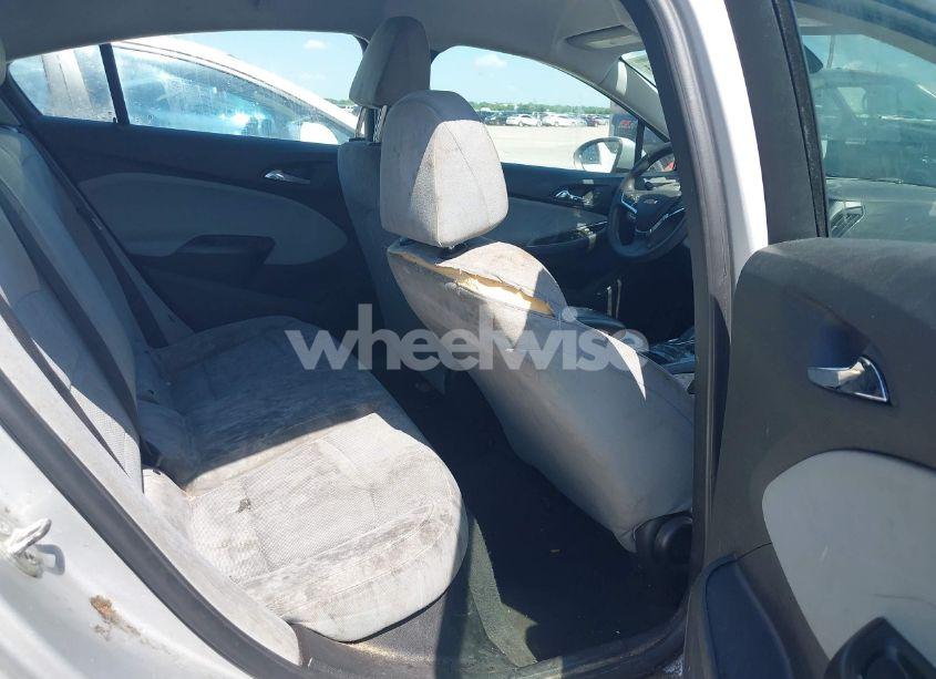 Photo 8 of 2019 Chevrolet Cruze LS (VIN 1G1BC5SM3K7135697)