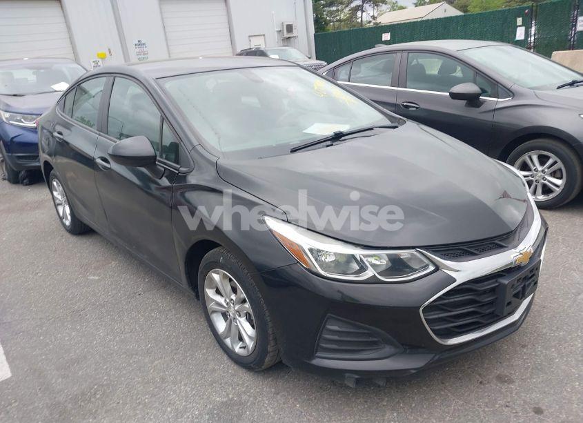2019 Chevrolet Cruze LS (VIN 1G1BC5SM3K7149292) main photo