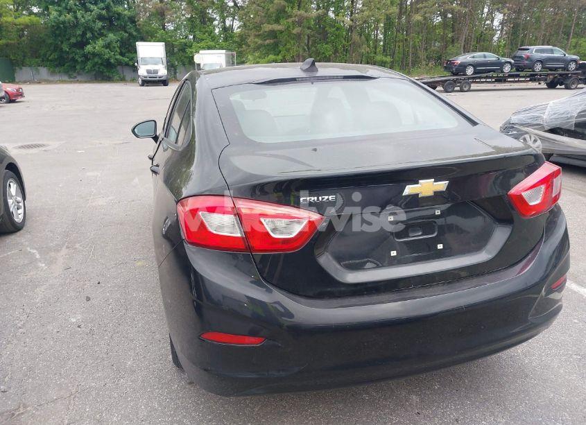 Photo 16 of 2019 Chevrolet Cruze LS (VIN 1G1BC5SM3K7149292)