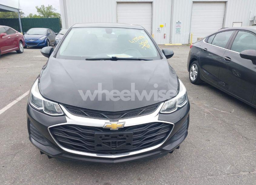 Photo 6 of 2019 Chevrolet Cruze LS (VIN 1G1BC5SM3K7149292)