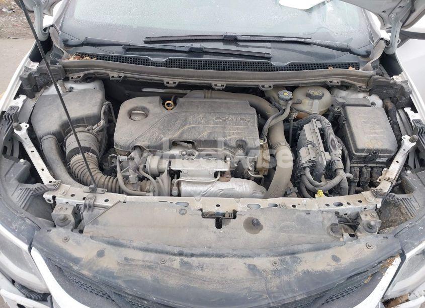 Photo 10 of 2019 Chevrolet Cruze LS (VIN 1G1BC5SM3K7153066)