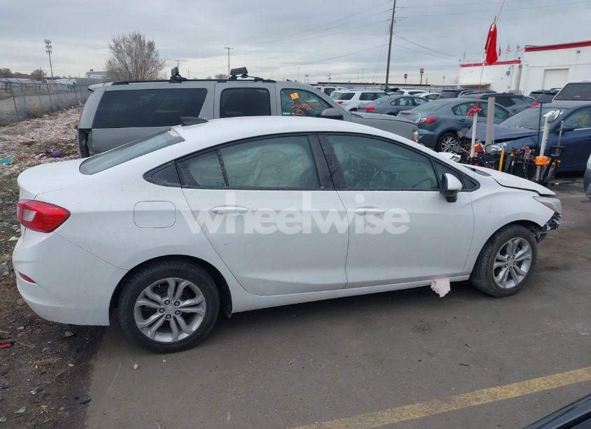 Photo 13 of 2019 Chevrolet Cruze LS (VIN 1G1BC5SM3K7153066)