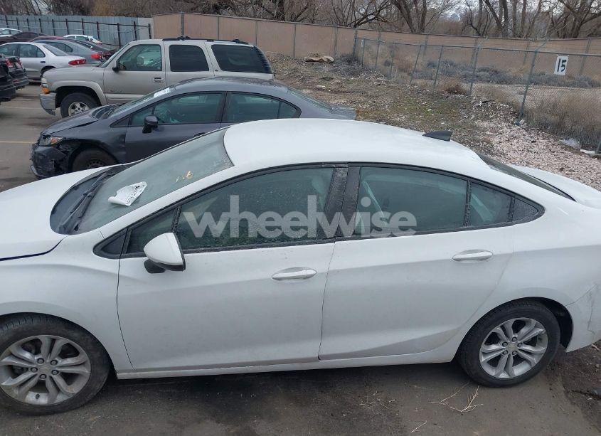 Photo 14 of 2019 Chevrolet Cruze LS (VIN 1G1BC5SM3K7153066)