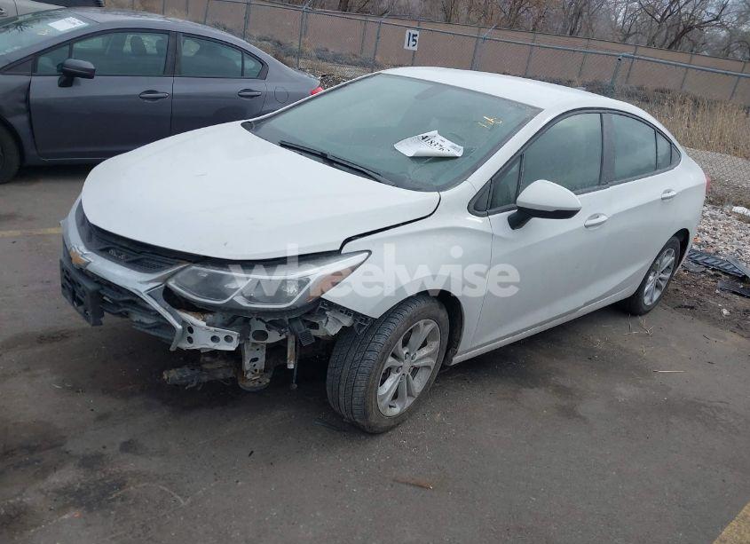 Photo 2 of 2019 Chevrolet Cruze LS (VIN 1G1BC5SM3K7153066)