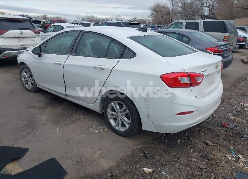 Photo 3 of 2019 Chevrolet Cruze LS (VIN 1G1BC5SM3K7153066)