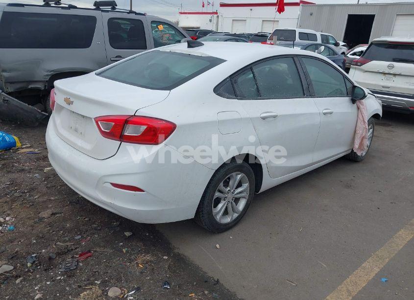 Photo 4 of 2019 Chevrolet Cruze LS (VIN 1G1BC5SM3K7153066)