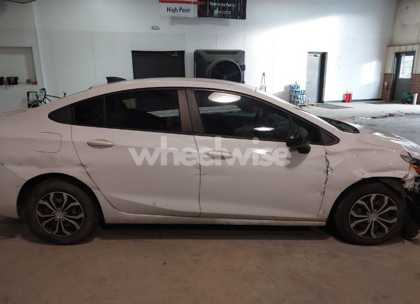 Photo 13 of 2016 Chevrolet Cruze LS AUTO (VIN 1G1BC5SM4G7234889)