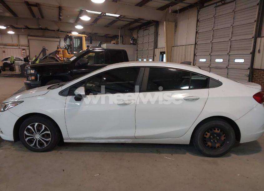 Photo 14 of 2016 Chevrolet Cruze LS AUTO (VIN 1G1BC5SM4G7234889)