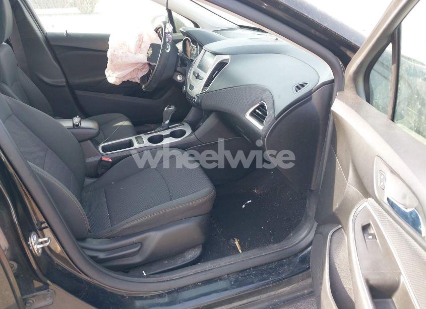 Photo 5 of 2017 Chevrolet Cruze LS AUTO (VIN 1G1BC5SM4H7119808)