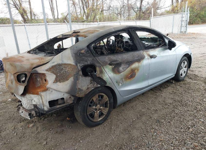 Photo 4 of 2017 Chevrolet Cruze LS AUTO (VIN 1G1BC5SM4H7129755)