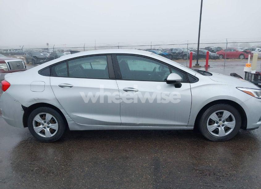 Photo 13 of 2017 Chevrolet Cruze LS AUTO (VIN 1G1BC5SM4H7175375)