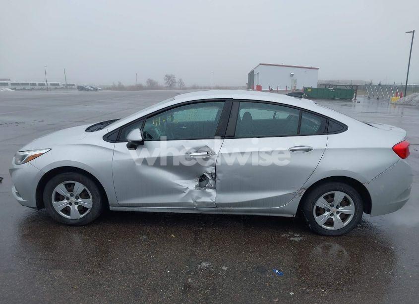 Photo 14 of 2017 Chevrolet Cruze LS AUTO (VIN 1G1BC5SM4H7175375)