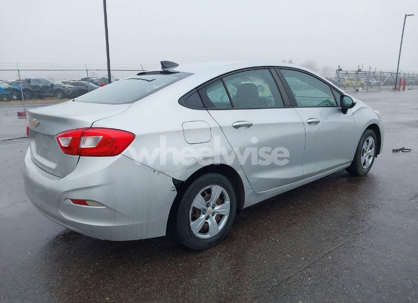 Photo 4 of 2017 Chevrolet Cruze LS AUTO (VIN 1G1BC5SM4H7175375)