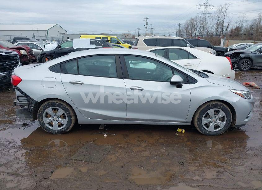 Photo 14 of 2017 Chevrolet Cruze LS AUTO (VIN 1G1BC5SM4H7178485)