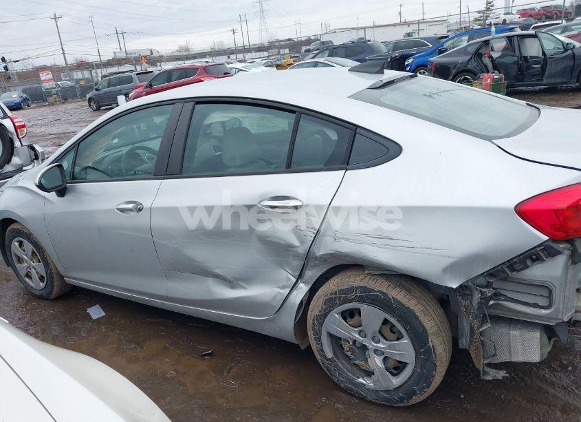 Photo 15 of 2017 Chevrolet Cruze LS AUTO (VIN 1G1BC5SM4H7178485)
