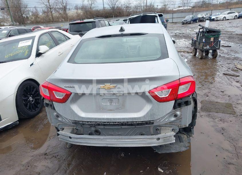 Photo 17 of 2017 Chevrolet Cruze LS AUTO (VIN 1G1BC5SM4H7178485)