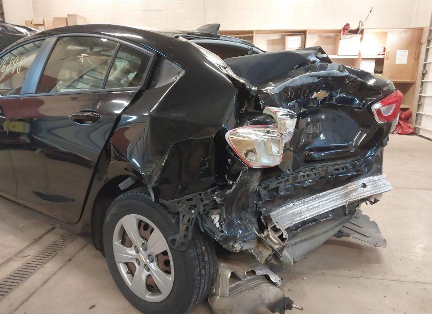 Photo 6 of 2017 Chevrolet Cruze LS AUTO (VIN 1G1BC5SM4H7202414)