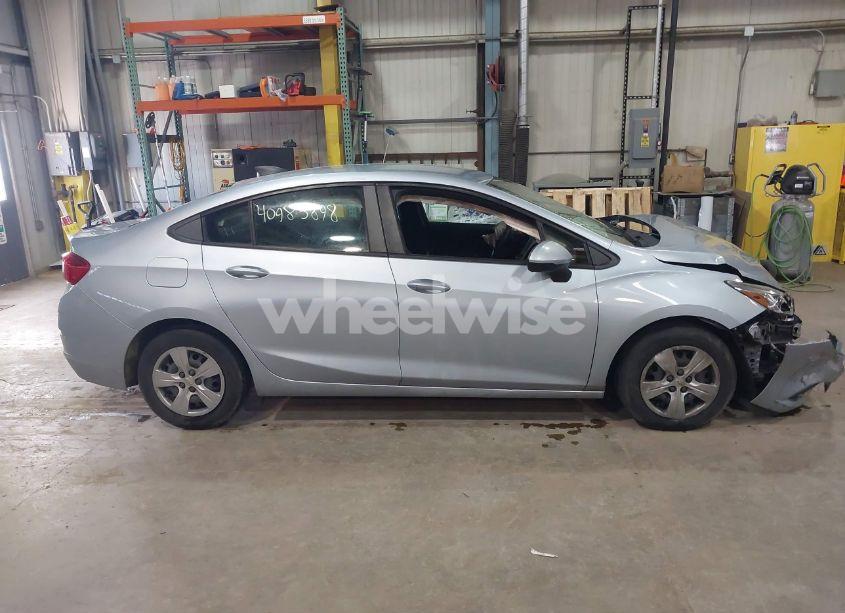 Photo 14 of 2017 Chevrolet Cruze LS AUTO (VIN 1G1BC5SM4H7216586)