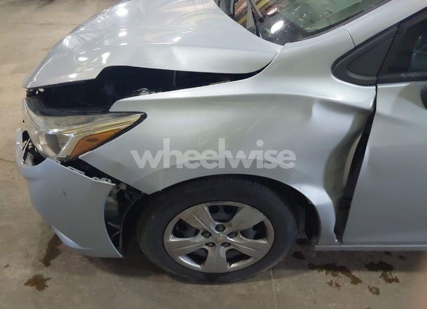 Photo 18 of 2017 Chevrolet Cruze LS AUTO (VIN 1G1BC5SM4H7216586)