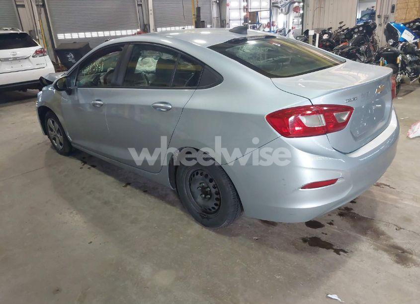 Photo 3 of 2017 Chevrolet Cruze LS AUTO (VIN 1G1BC5SM4H7216586)