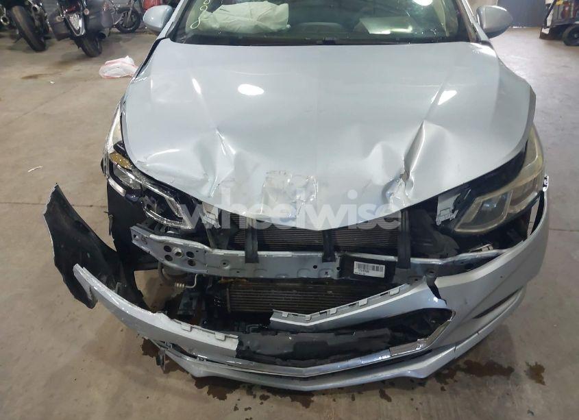 Photo 6 of 2017 Chevrolet Cruze LS AUTO (VIN 1G1BC5SM4H7216586)